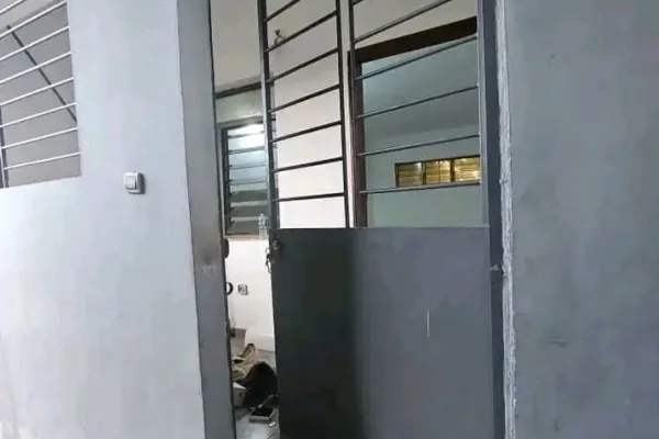 Grand studio américain à Bingerville Palmeraie