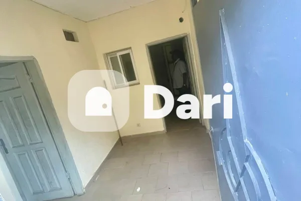 Studio américain à Abobo-PK18