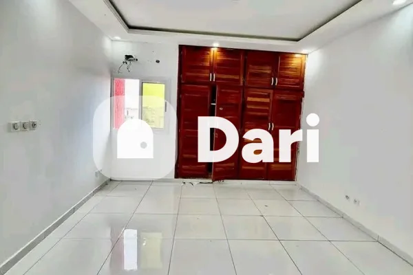 Appartement 4 pièces à Faya avec parking