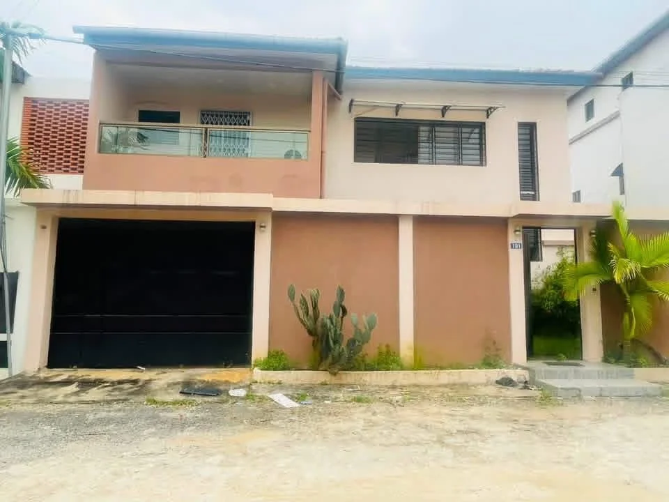 Duplex 7 pièces à louer à Bassam Cité Akissi Delta