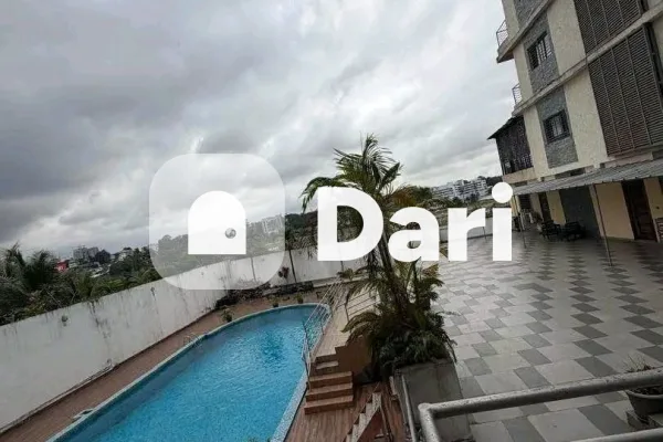 Appartement 5 pièces avec piscine au Plateau