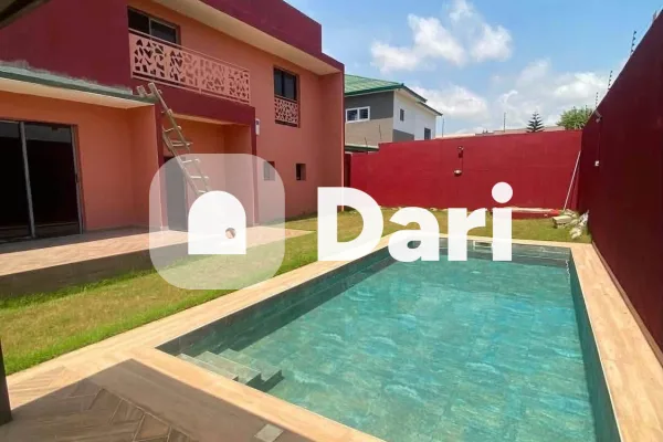 Villa duplex 7 pièces avec piscine à Bassam Cité Rosier