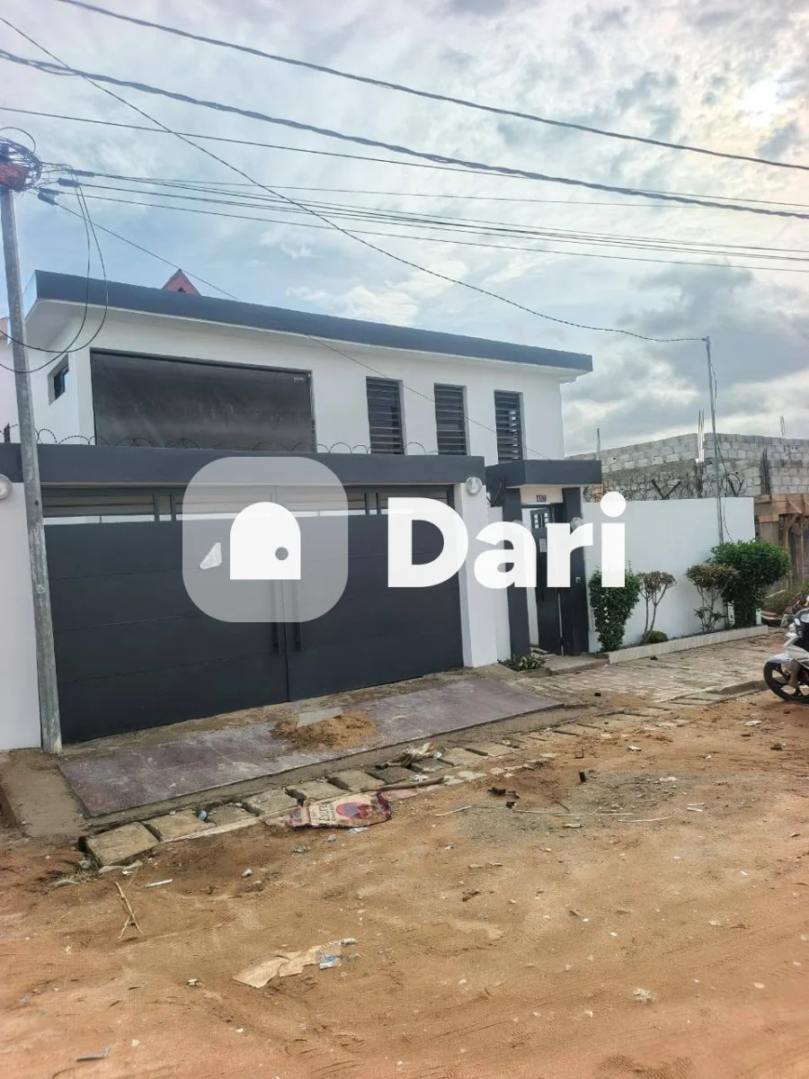 Duplex 5 pièces avec magasin à Fékéssé Cité Promogim
