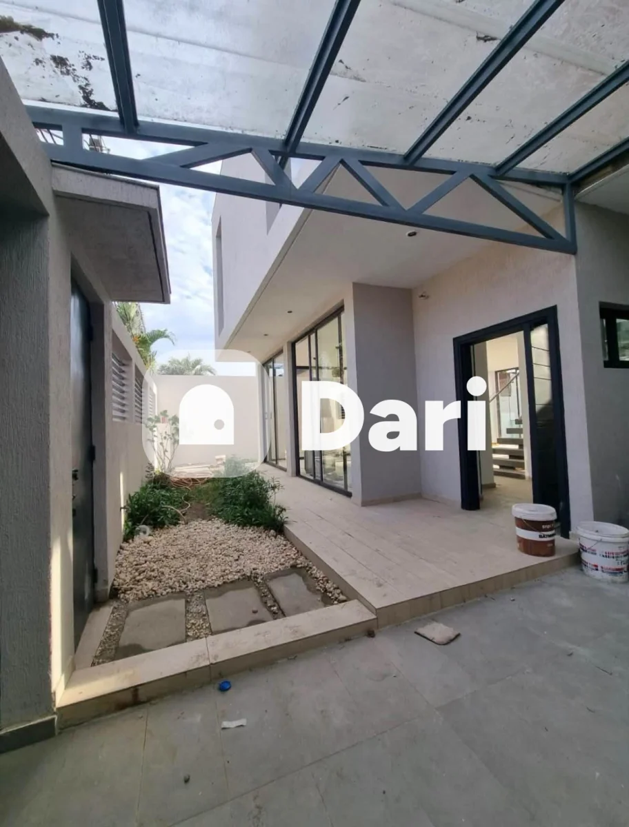 Villa duplex 5 pièces avec piscine à Riviera M'Badon