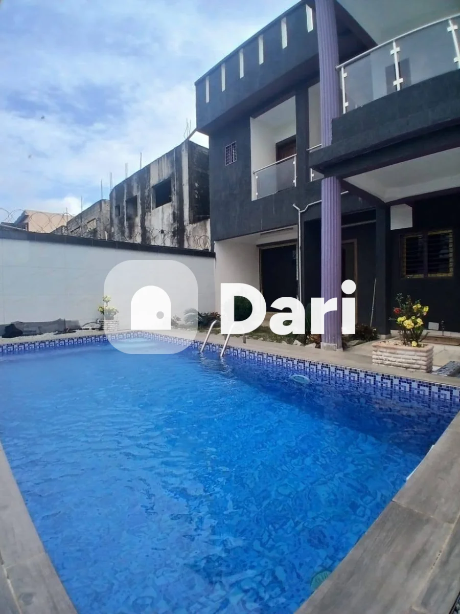 Duplex 6 pièces avec piscine à Bingerville Palais de Justice