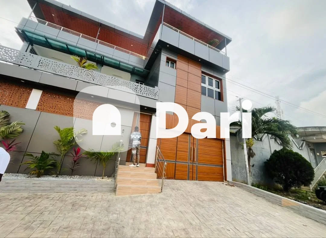 Duplex 6 pièces avec piscine à Riviera Faya
