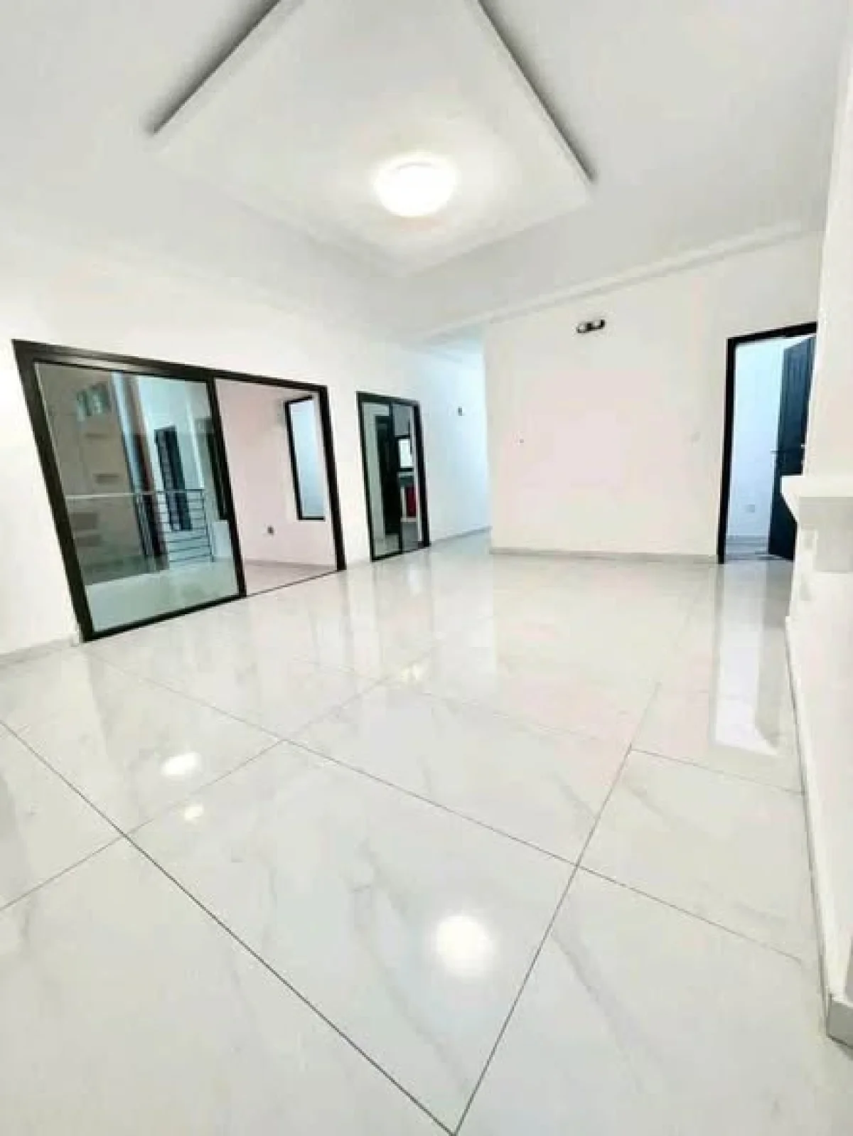 Appartement 3 pièces haut standing à Cocody 9e tranche