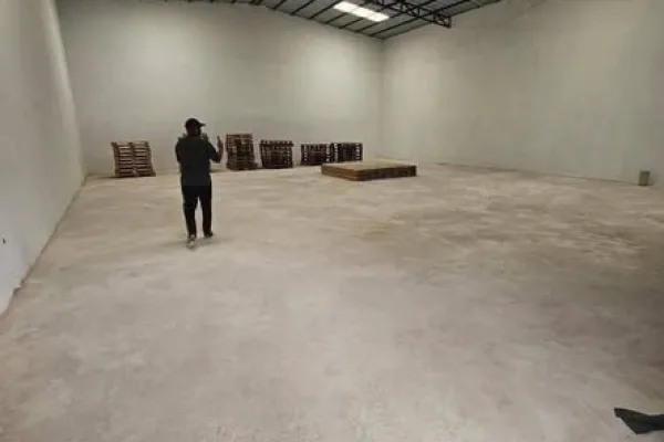 Entrepôt 400m² à Riviera Faya Playce
