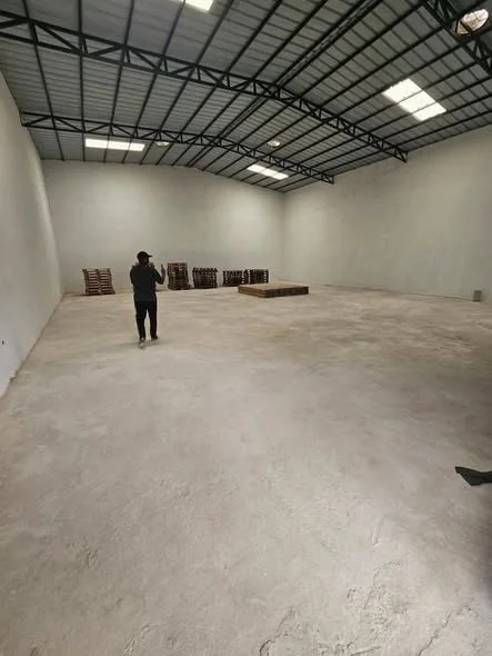 Entrepôt 400m² à Riviera Faya Playce
