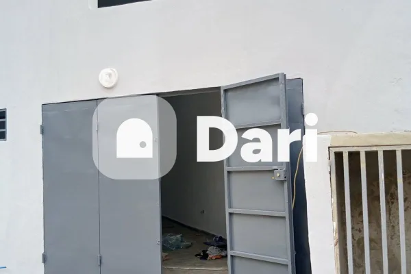 Magasin à louer à Angré, derrière le château d'eau