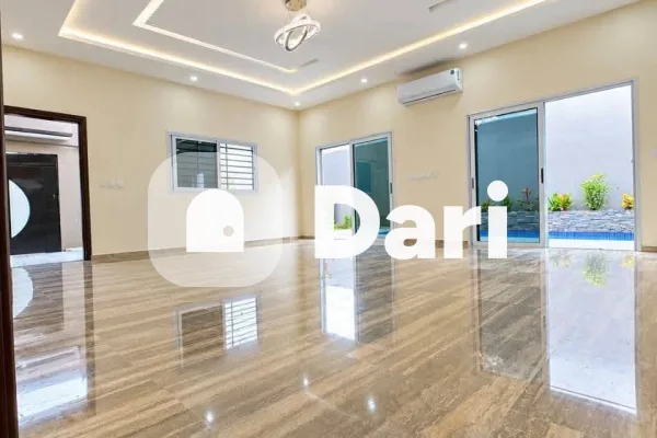 Villa duplex 8 pièces avec piscine à Angré 8e tranche