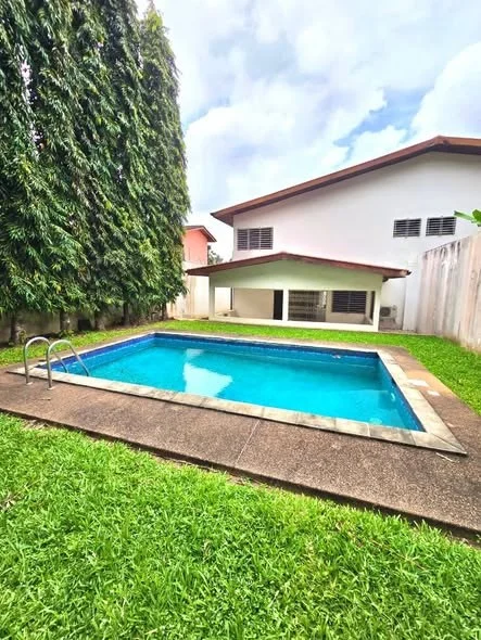 Villa duplex 5 pièces à Cocody Riviera 3