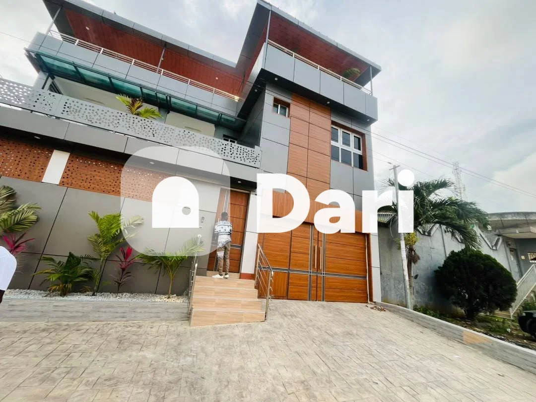 Duplex 6 pièces avec piscine à Riviera Faya