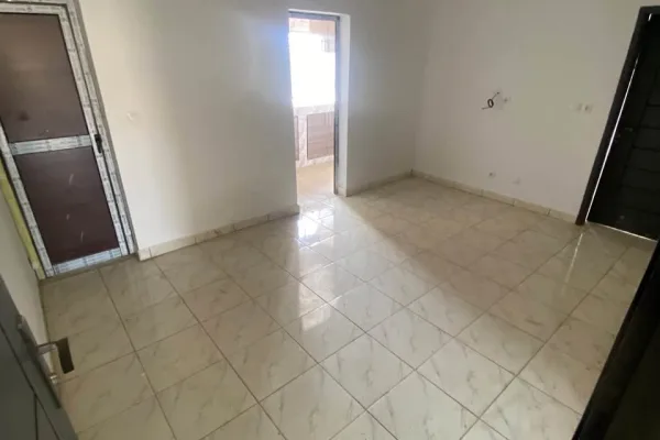 Appartement 2 pièces à Bingerville Rond Point Gbagba
