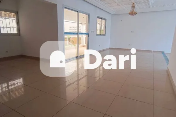 Duplex 5 pièces avec jardin et garage à Angré 8e tranche