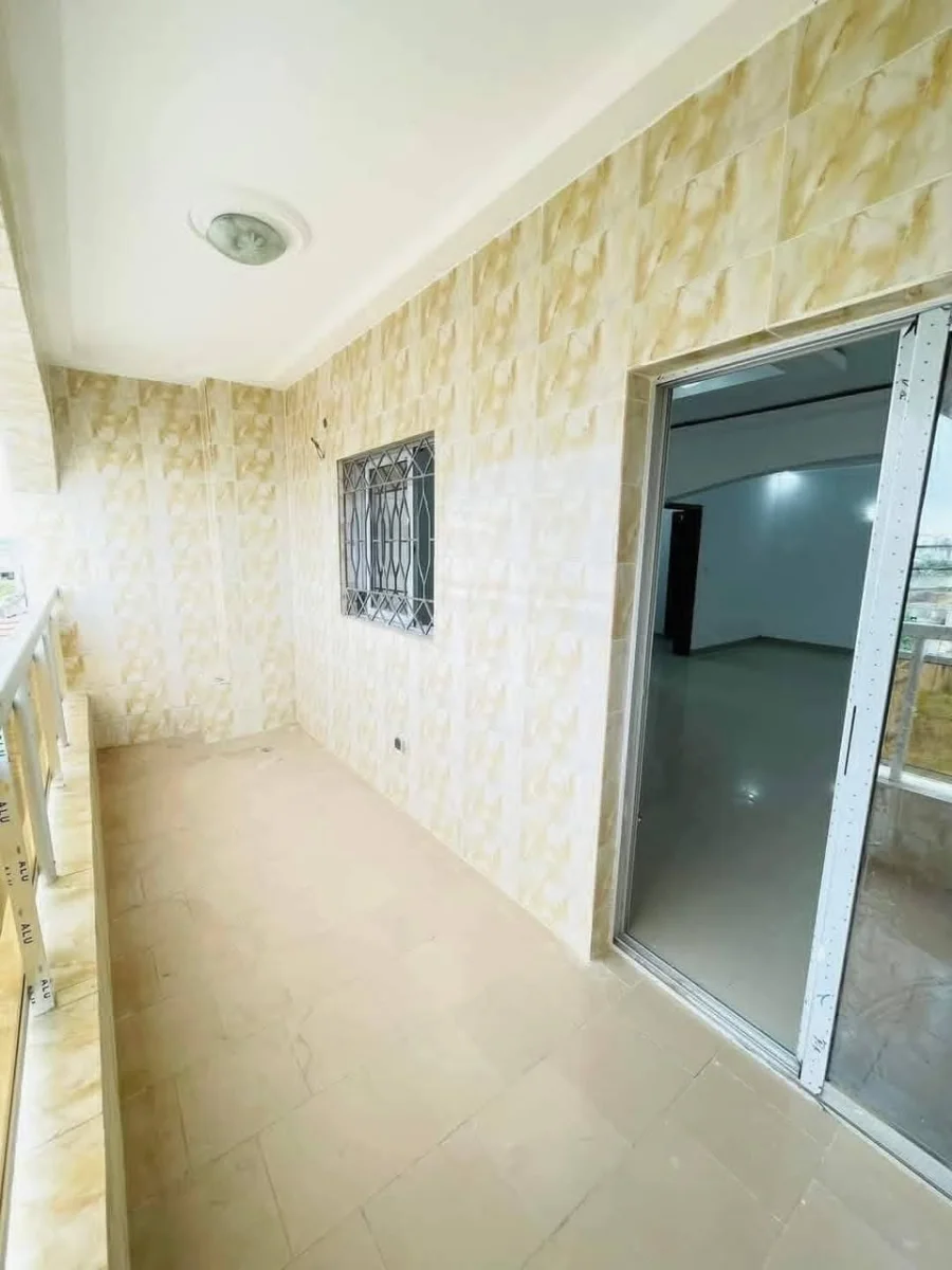 Appartement 3 pièces à Cocody Angré Djorobité