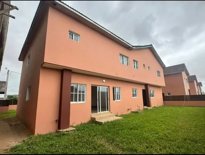 Villa duplex 7 pièces à louer à Angré