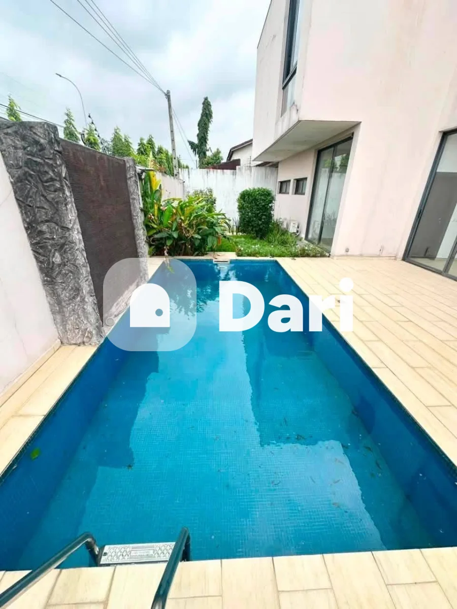 Villa duplex 6 pièces avec piscine à Riviera 4