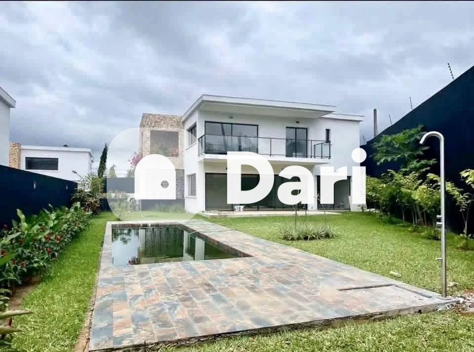 Villa duplex 6 pièces avec piscine à Cocody Riviera 4 Mbadon
