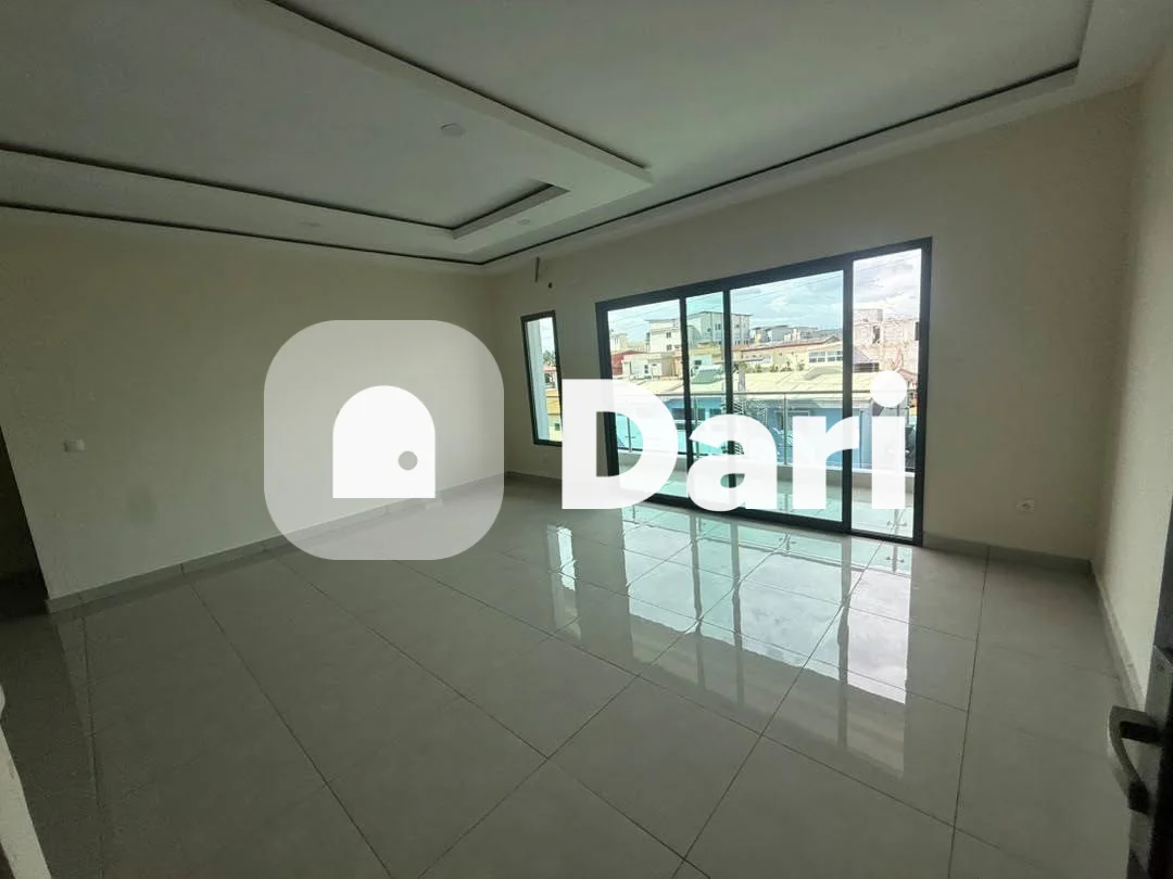 Appartement 3 pièces à Riviera Faya, Cité C