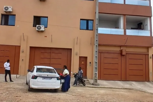 Appartement 4 pièces avec ascenseur à Bingerville