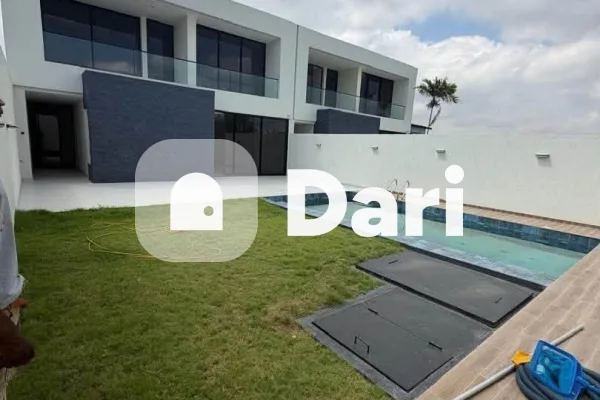 Villa duplex 6 pièces avec piscine à Angré 8e tranche