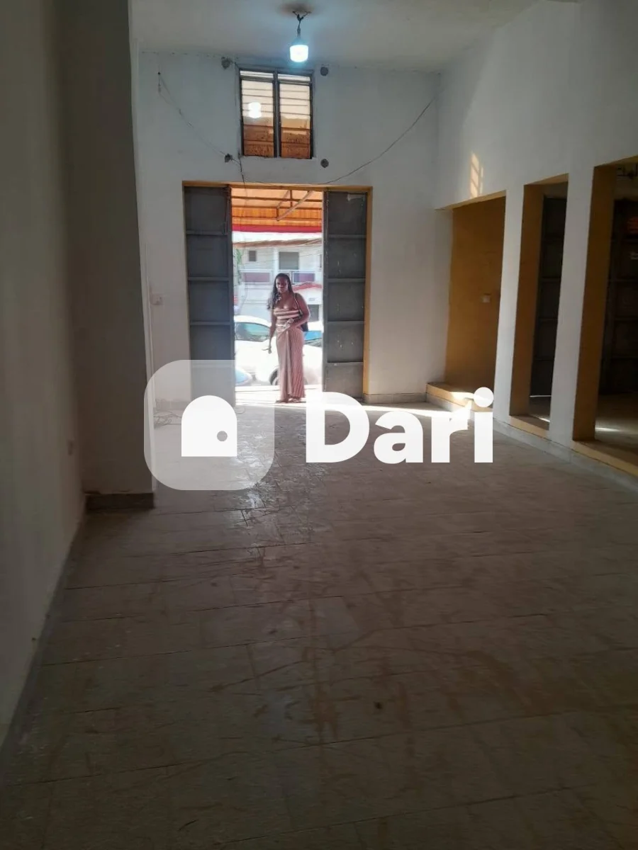 Grand magasin à louer à Riviera Faya Cité Sir — photo 2