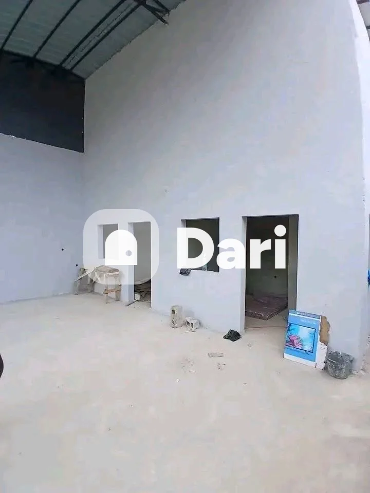 Entrepôt 400 m² à louer à Faya — photo 1