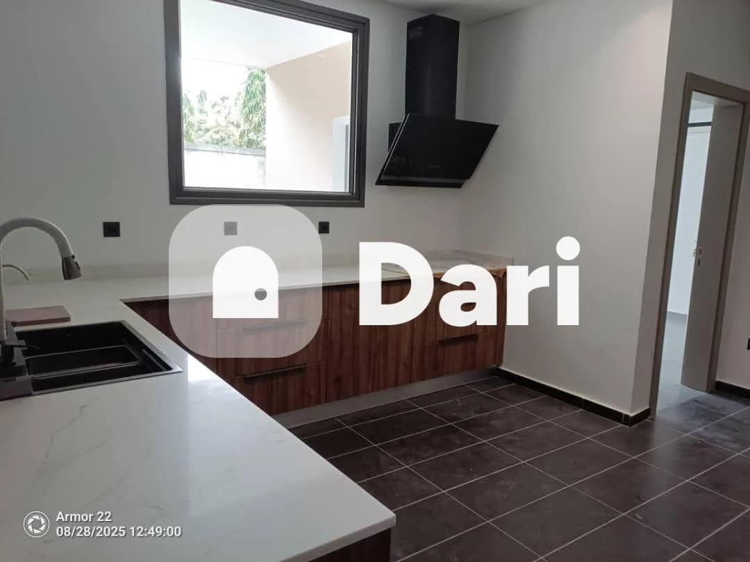 Villa 7 pièces rénovée à Riviera Mbadon — photo 3