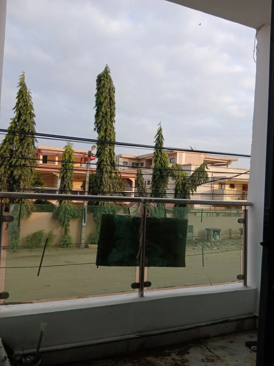 Appartement 3 pièces à Angré, balcon et vidéosurveillance
