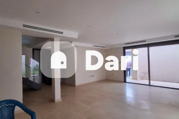 Villa duplex 8 pièces avec piscine à Riviera Faya