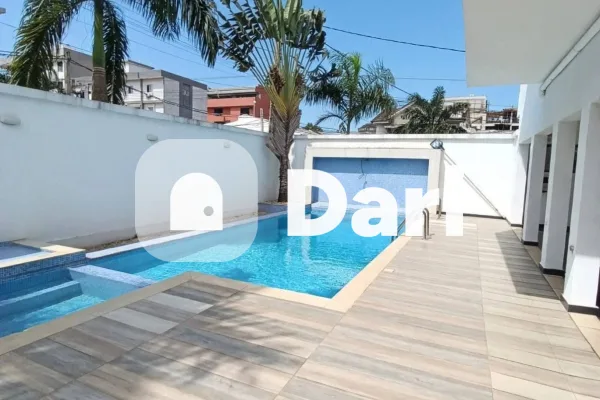 Appartement 4 pièces haut standing à Riviera 4 M'Badon