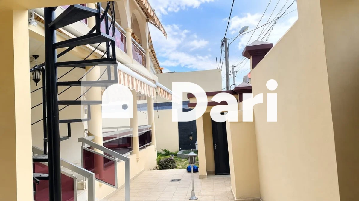 Résidence 8 pièces meublée à Mbadon — photo 2