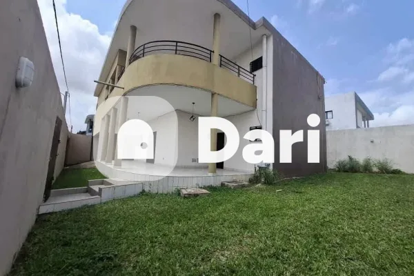 Villa duplex 7 pièces avec jardin à Cocody Angré Château