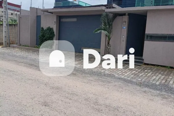 Duplex 10 pièces meublé à Cocody Riviera Faya