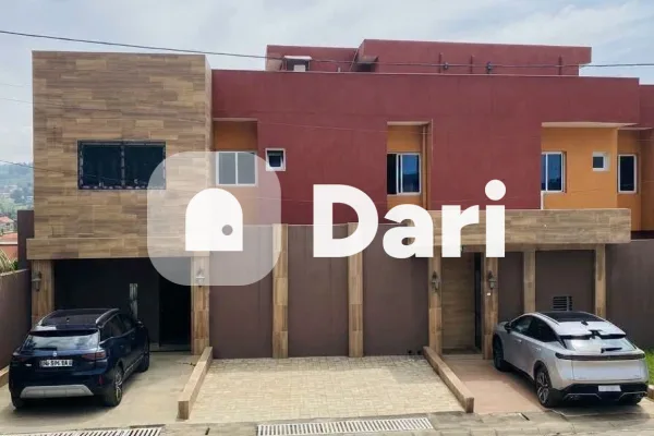 Villa duplex 10 pièces avec piscine et jardin à Riviera Golf