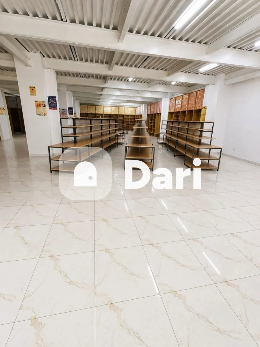 Grand magasin en mezzanine à louer à CNPS — photo 3