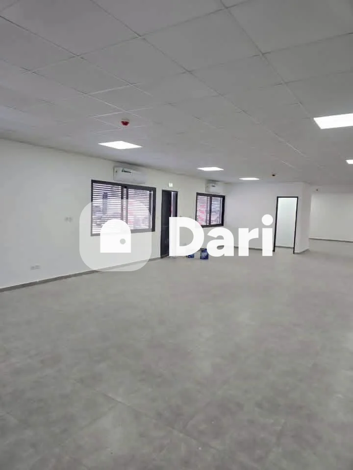 Bureaux et hangar à louer en Zone 3, Treichville — photo 2