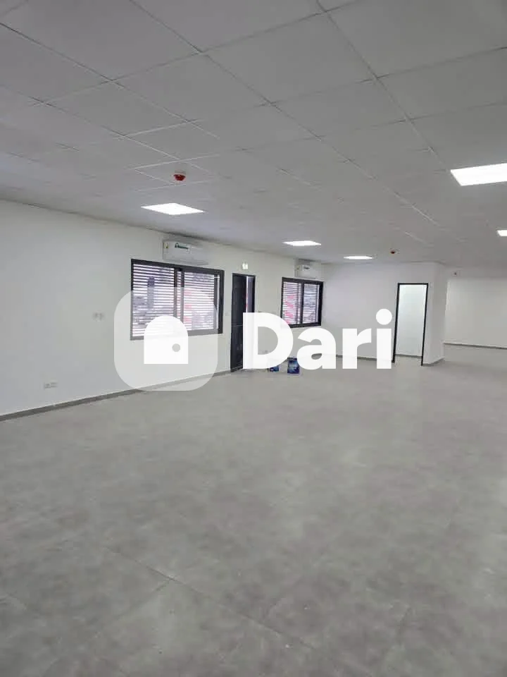 Bureaux et hangar à louer en Zone 3, Treichville — photo 3