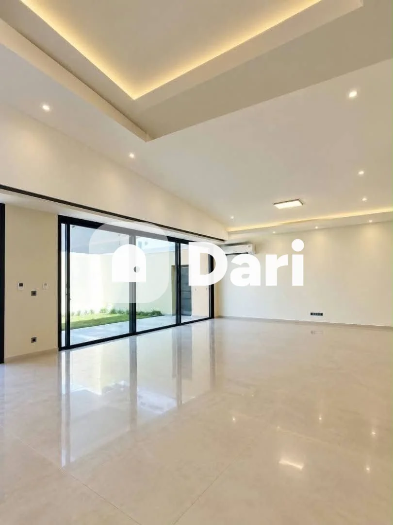 Villa triplex 10 pièces avec piscine à Cocody Centre — photo 3