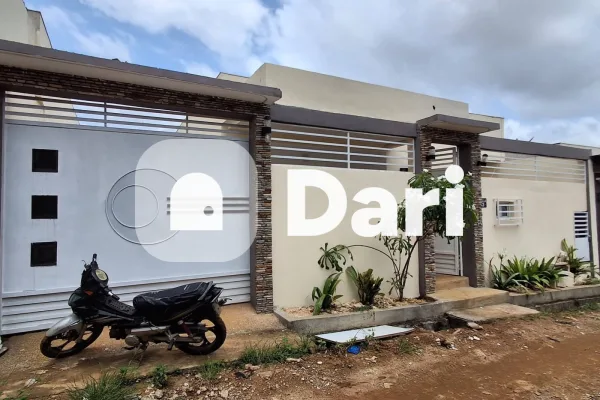 Villa 4 pièces avec garage à Bingerville Cité Pétroci