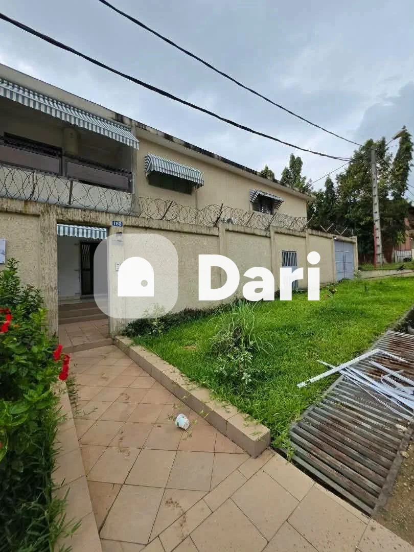 Villa 5 pièces à Faya Cité Prestige — photo 1