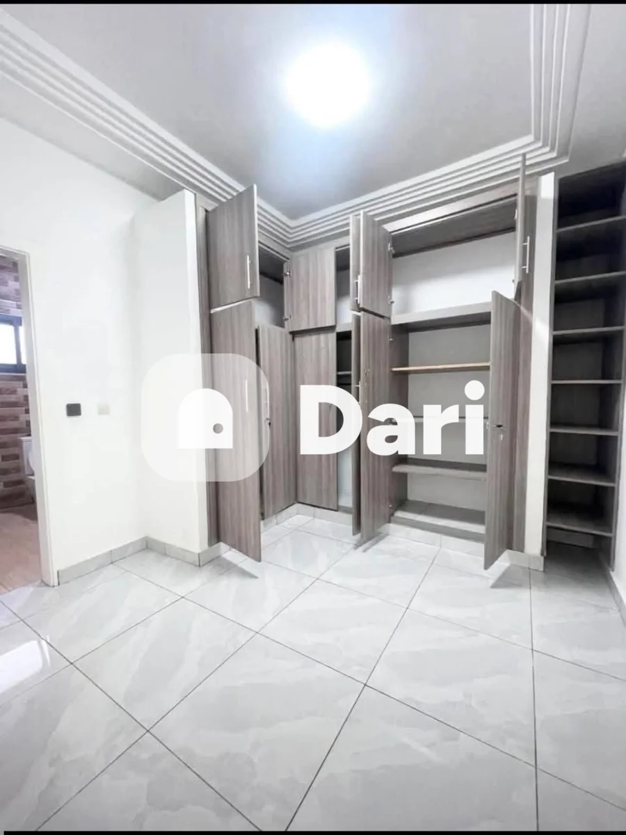 Villa triplex 7 pièces à louer à Angré Djorobité — photo 3