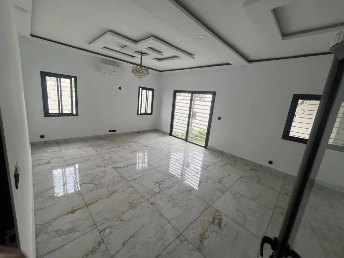 Appartement 3 pièces neuf à Angré 8e tranche