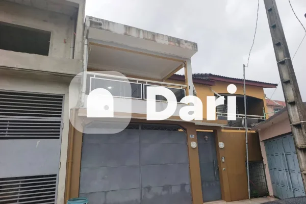 Duplex 6 pièces avec jardin à Cocody Abatta