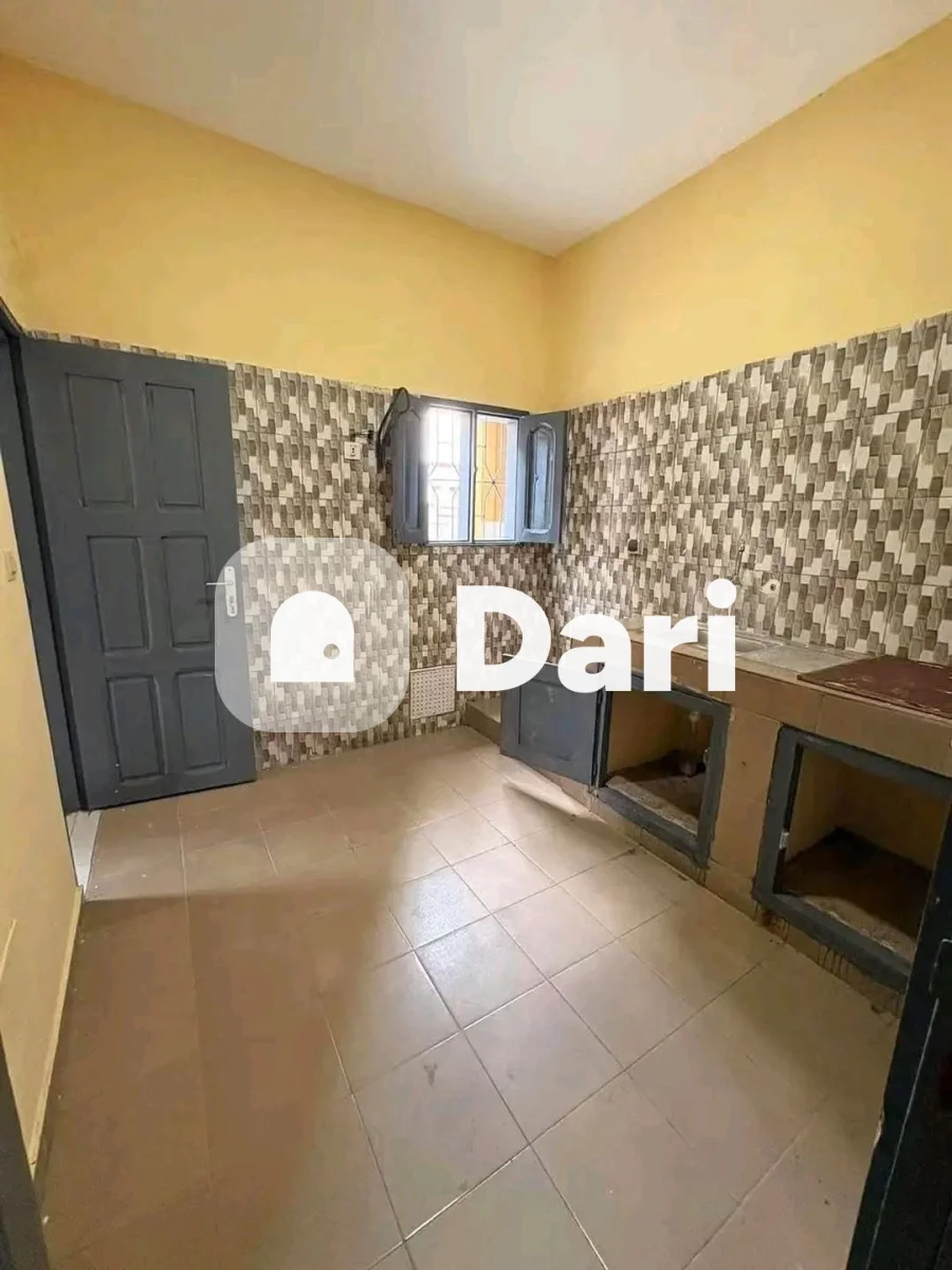 Maison 2 pièces à Yaou Bonoua — photo 1