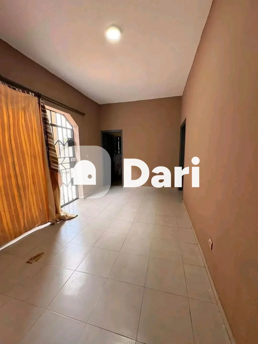 Maison 2 pièces à Yaou Bonoua — photo 2