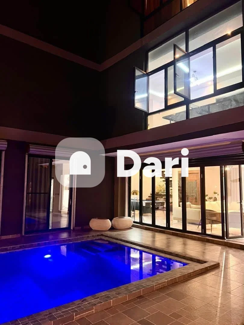 Villa triplex de prestige à Cocody Riviera 4, M'badon — photo 1