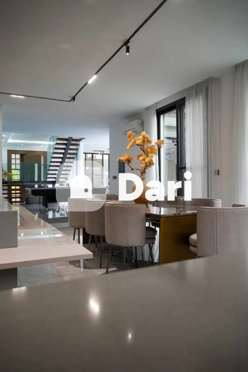 Villa triplex de prestige à Cocody Riviera 4, M'badon — photo 3
