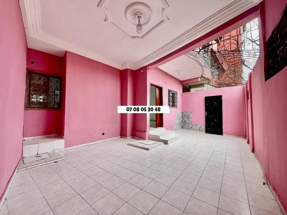 Appartement 3 pièces à louer à Cocody Bonoumin